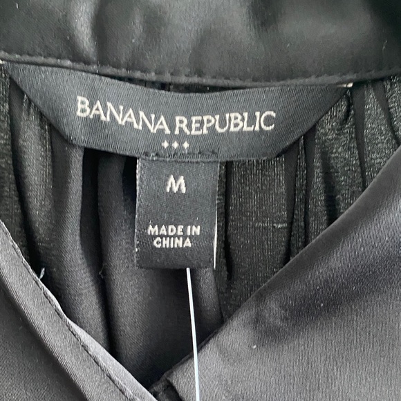 Banana Republic Black Sleeveless Button-Down Shirt - Picture 2 of 6